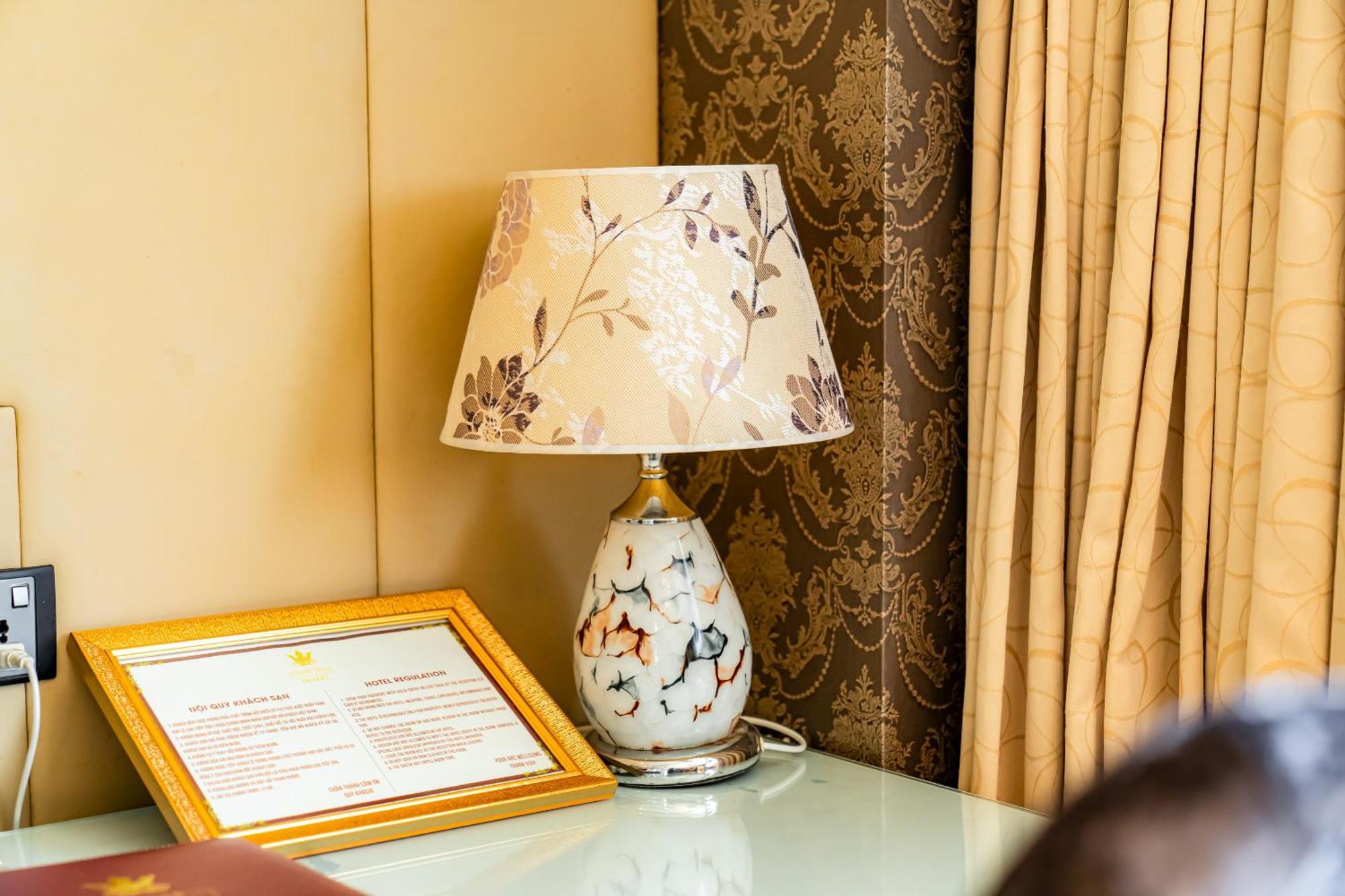 Hoang Trieu Hotel Хошимин Екстериор снимка