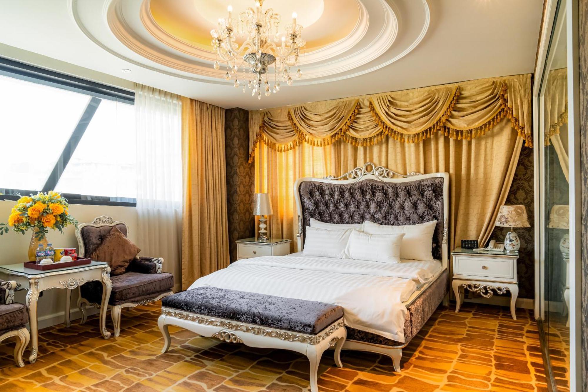 Hoang Trieu Hotel Хошимин Екстериор снимка
