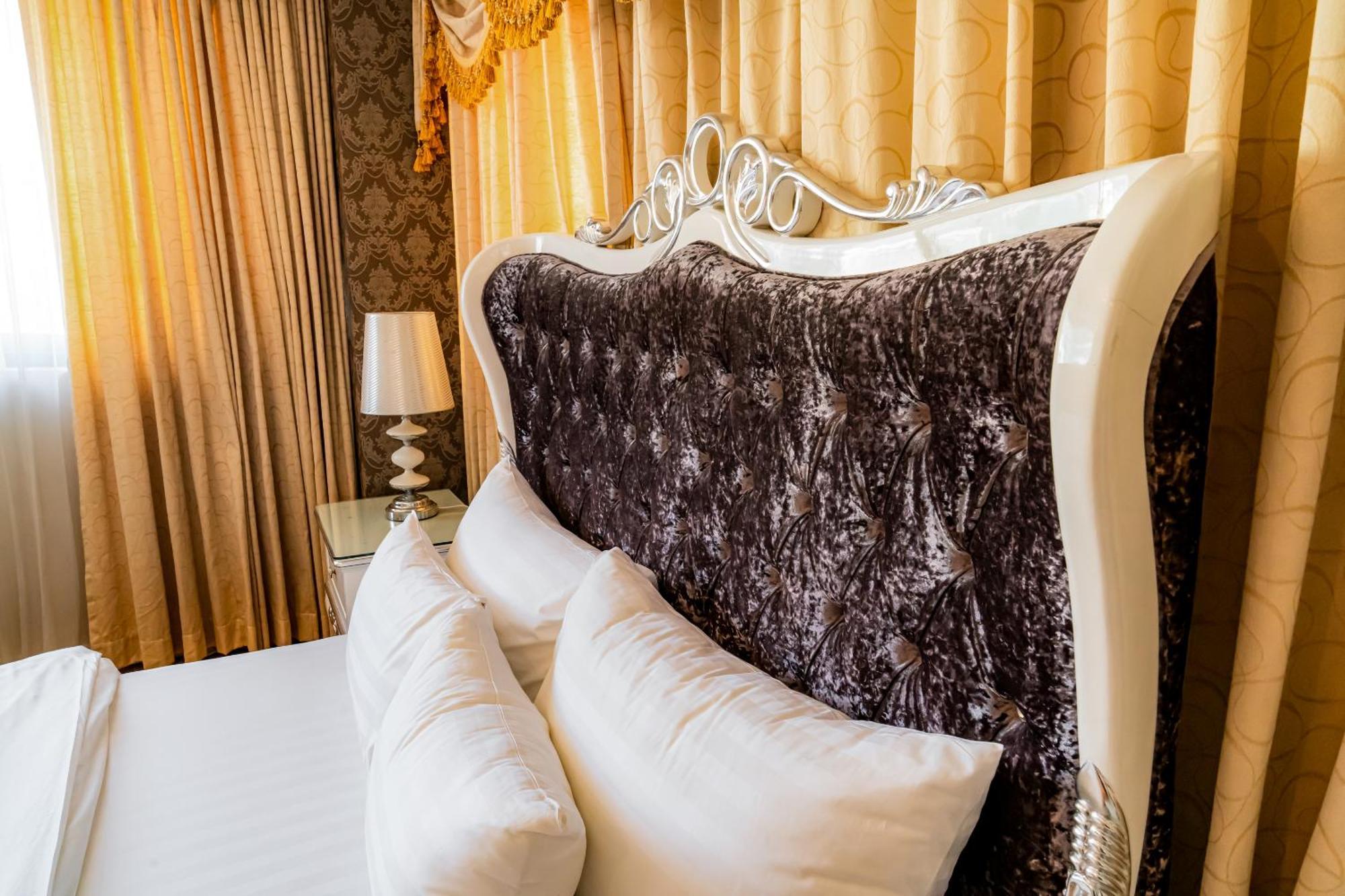 Hoang Trieu Hotel Хошимин Екстериор снимка