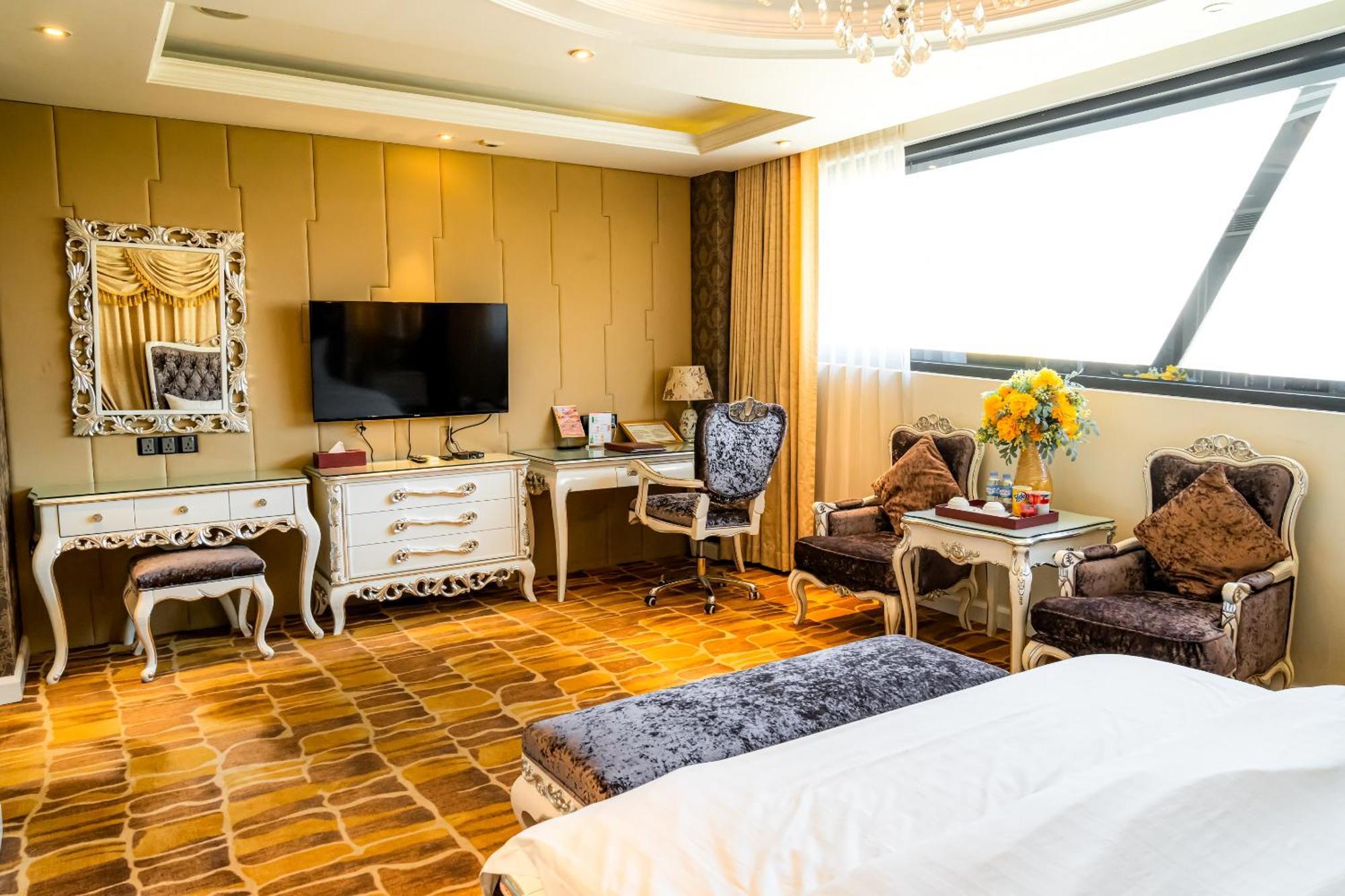 Hoang Trieu Hotel Хошимин Екстериор снимка