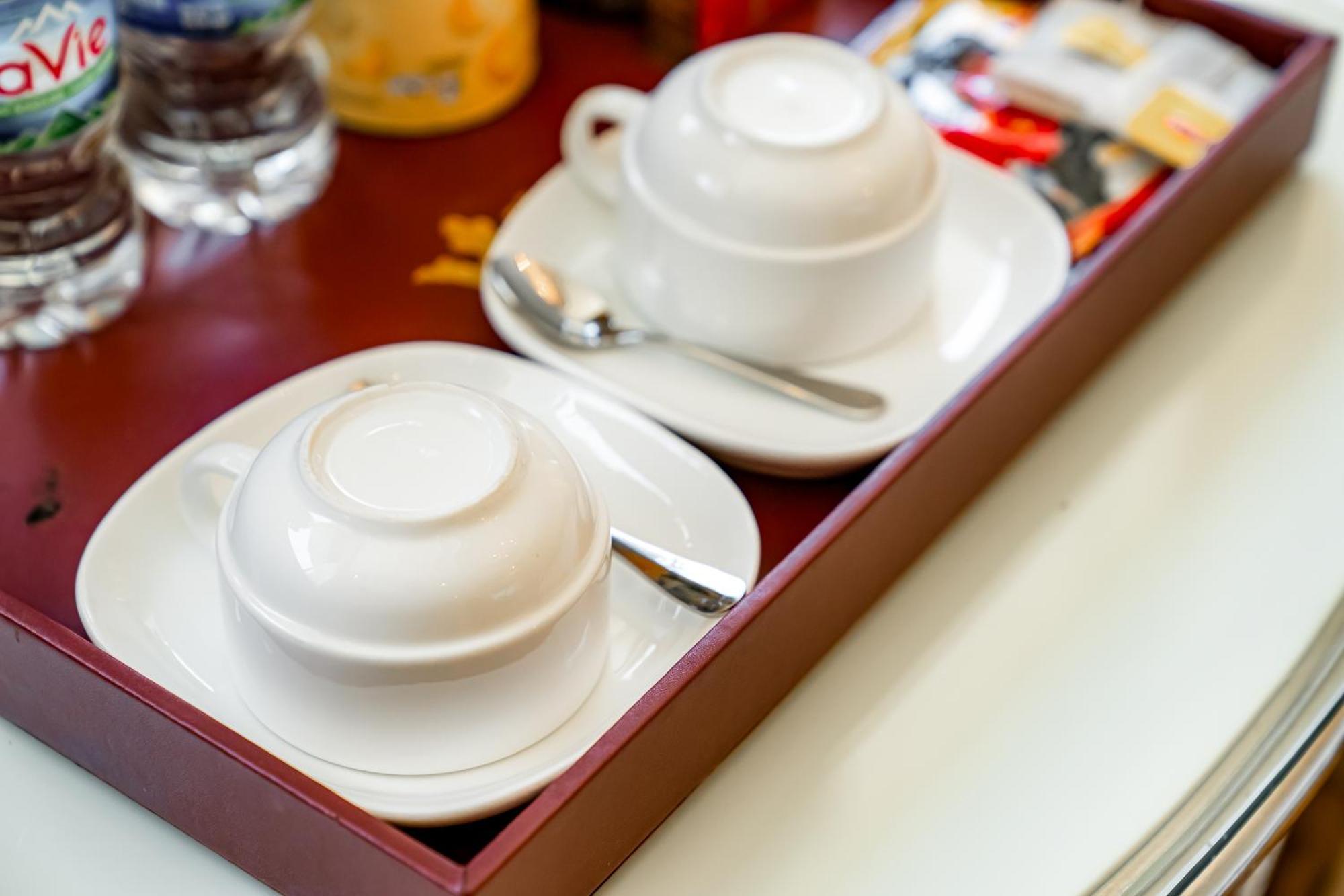 Hoang Trieu Hotel Хошимин Екстериор снимка