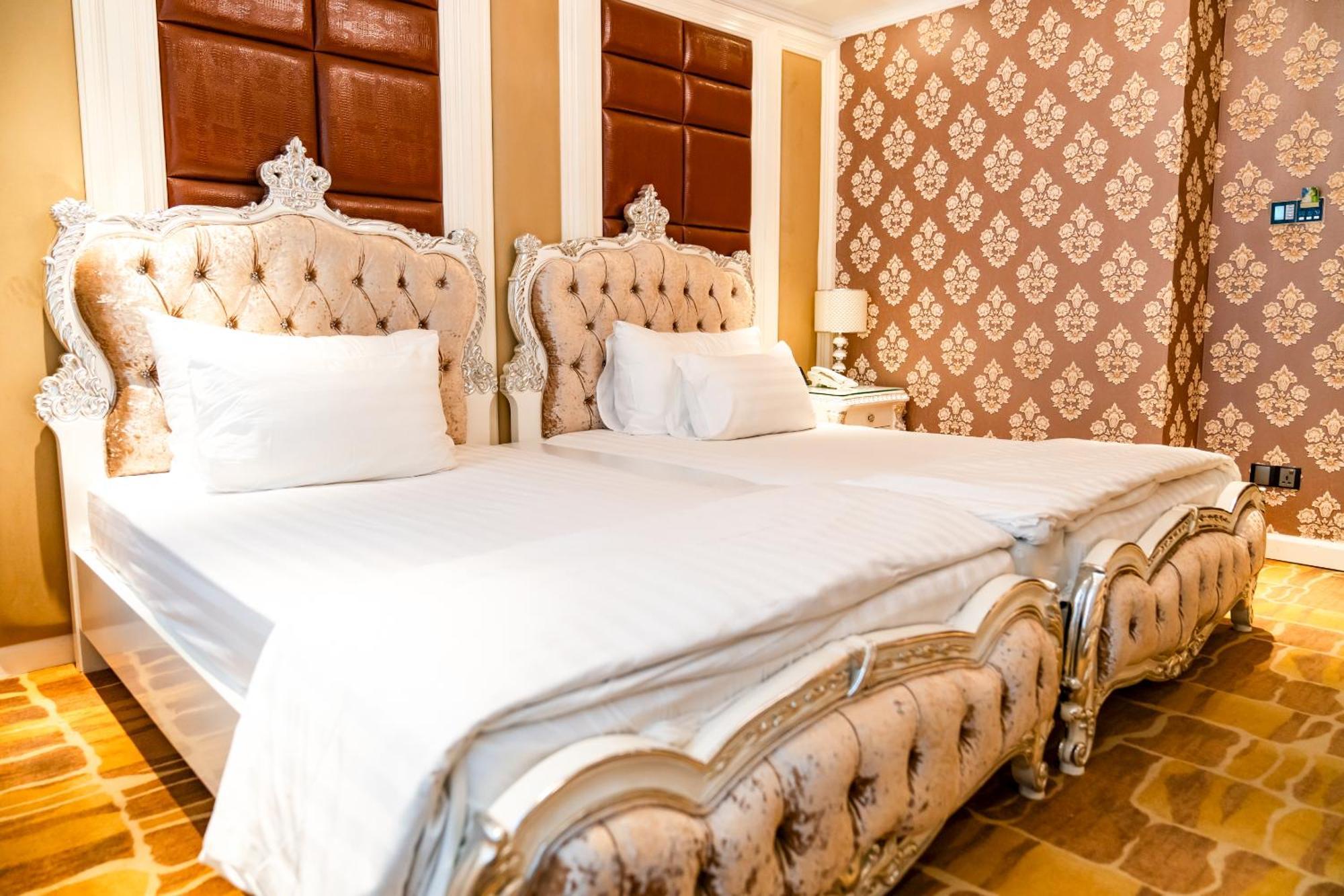 Hoang Trieu Hotel Хошимин Екстериор снимка
