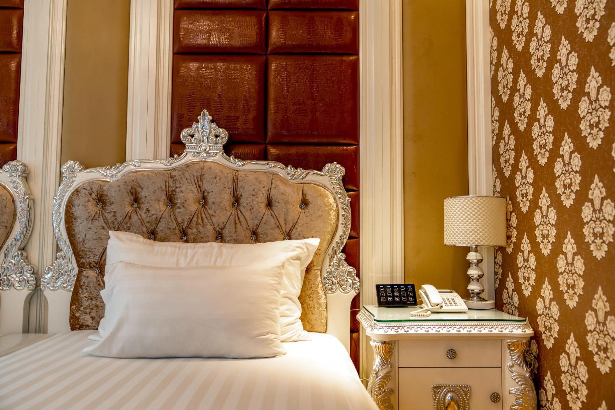 Hoang Trieu Hotel Хошимин Екстериор снимка