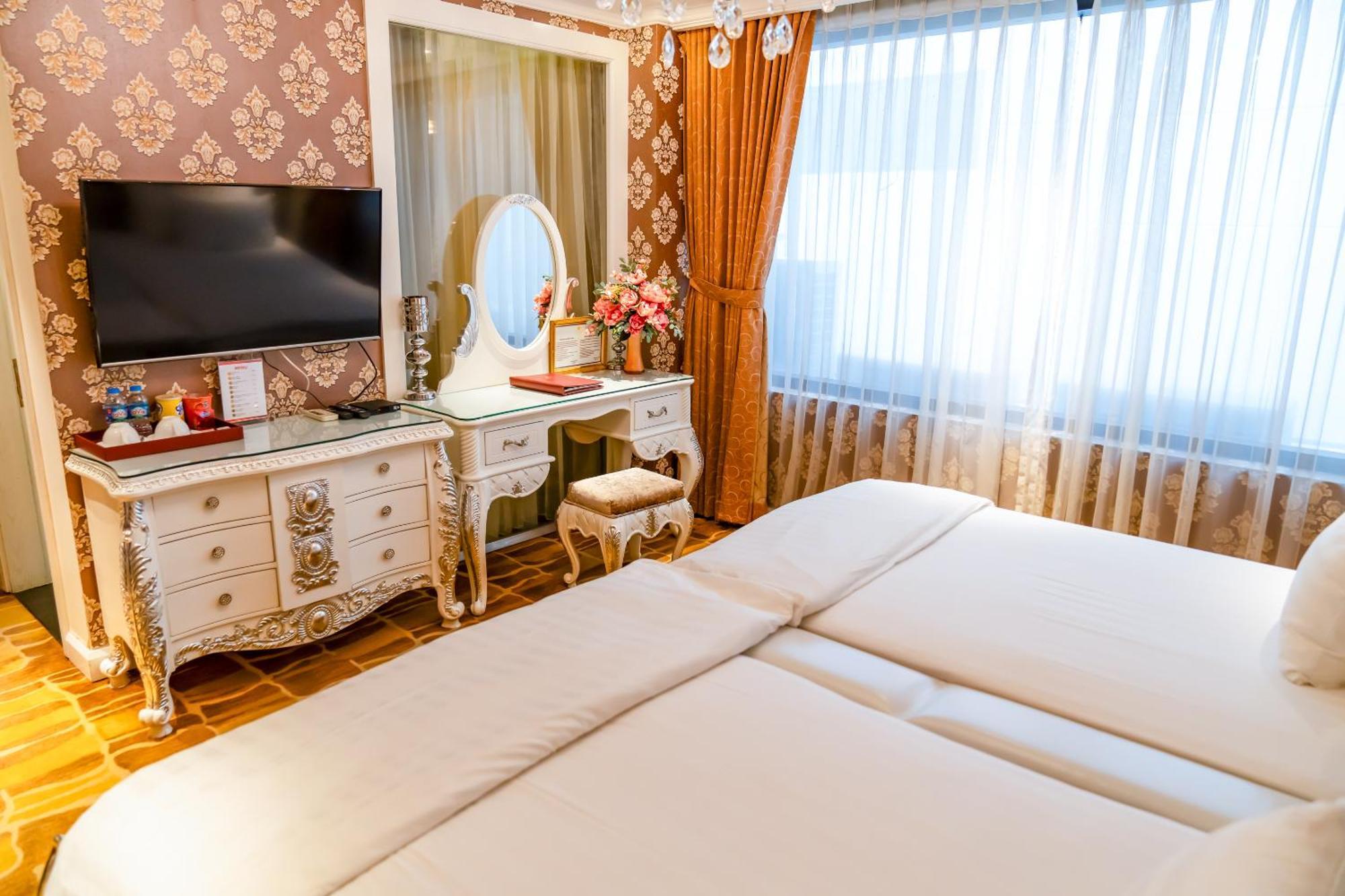 Hoang Trieu Hotel Хошимин Екстериор снимка