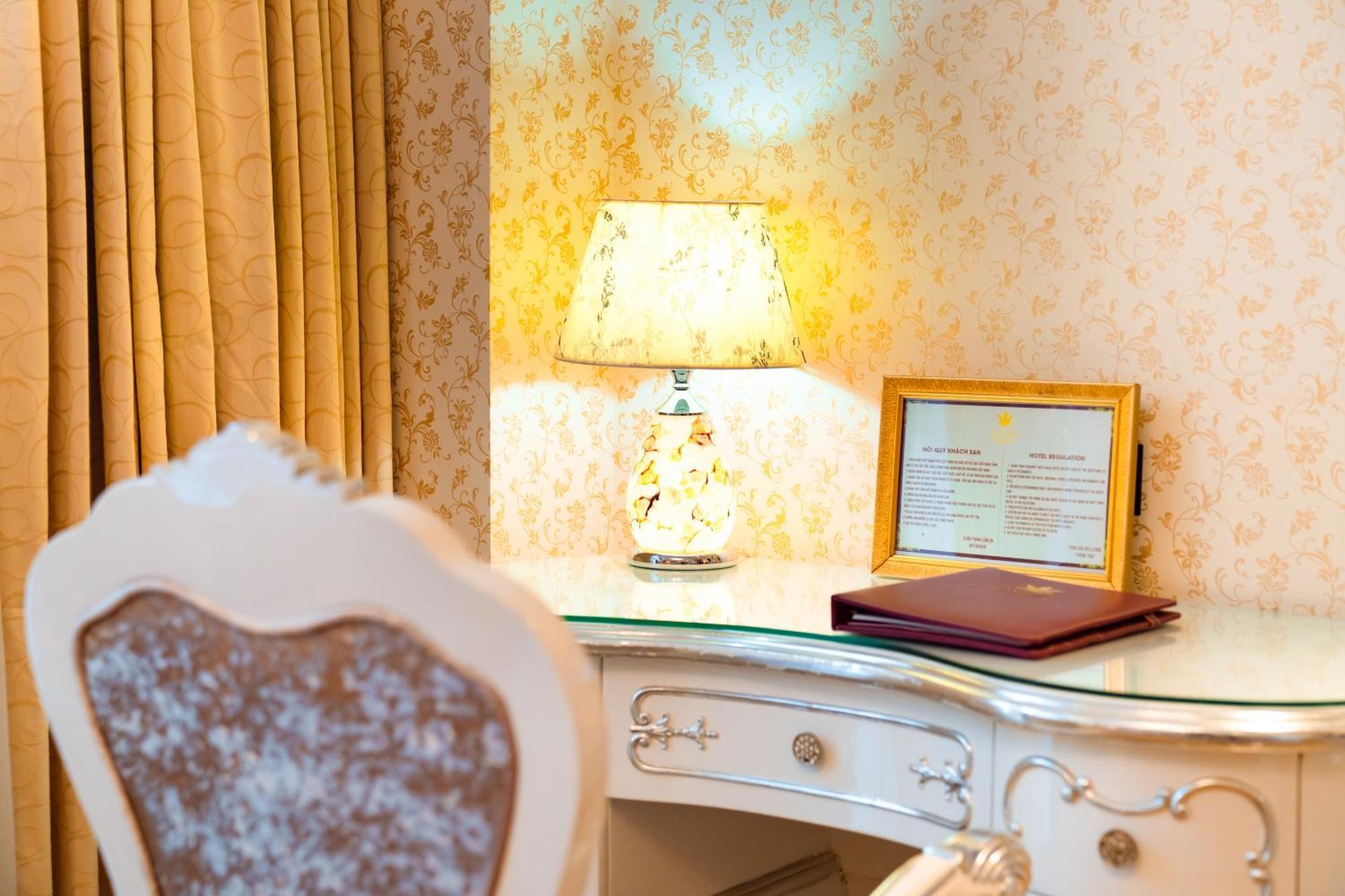 Hoang Trieu Hotel Хошимин Екстериор снимка