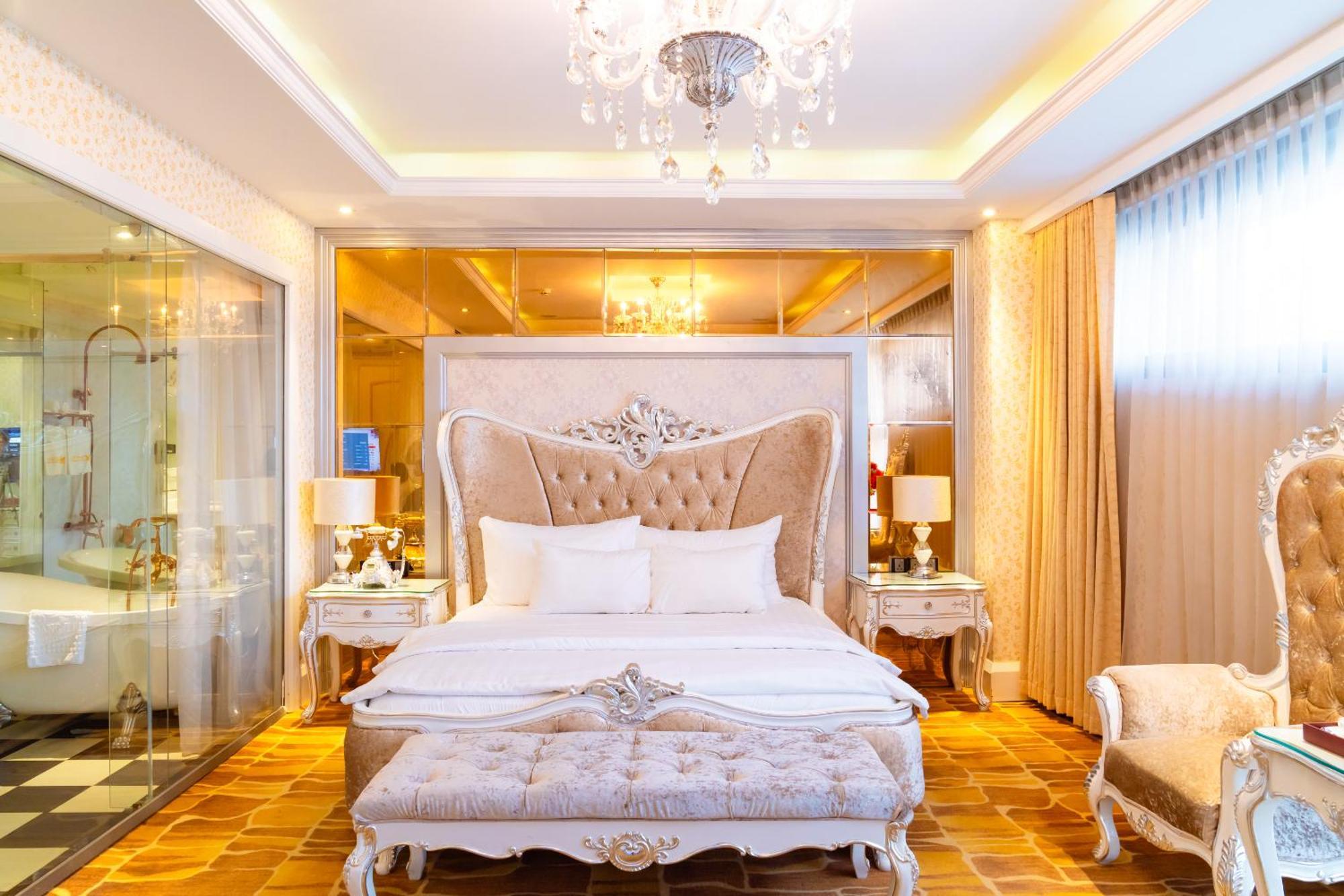 Hoang Trieu Hotel Хошимин Екстериор снимка