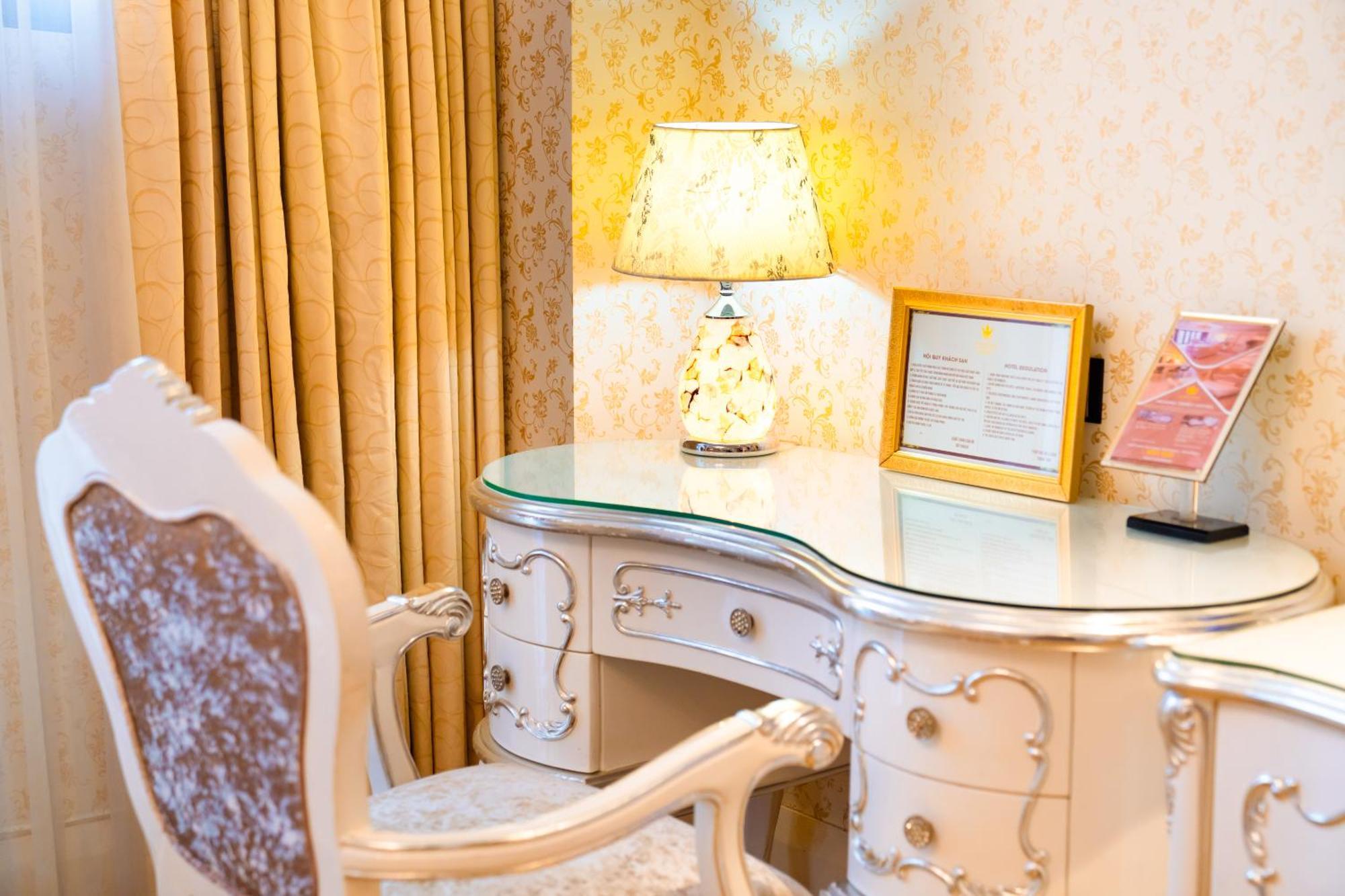 Hoang Trieu Hotel Хошимин Екстериор снимка