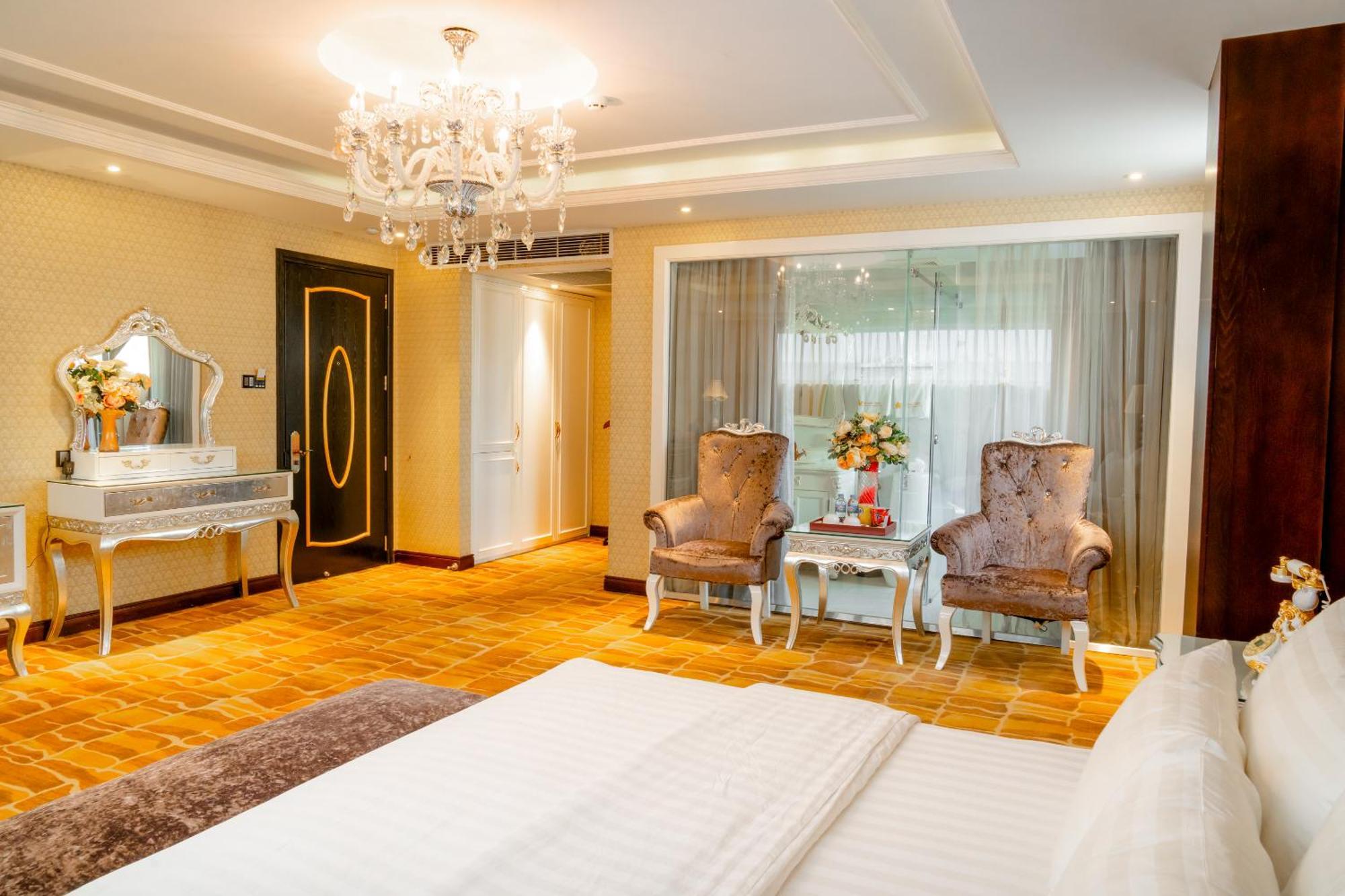 Hoang Trieu Hotel Хошимин Екстериор снимка