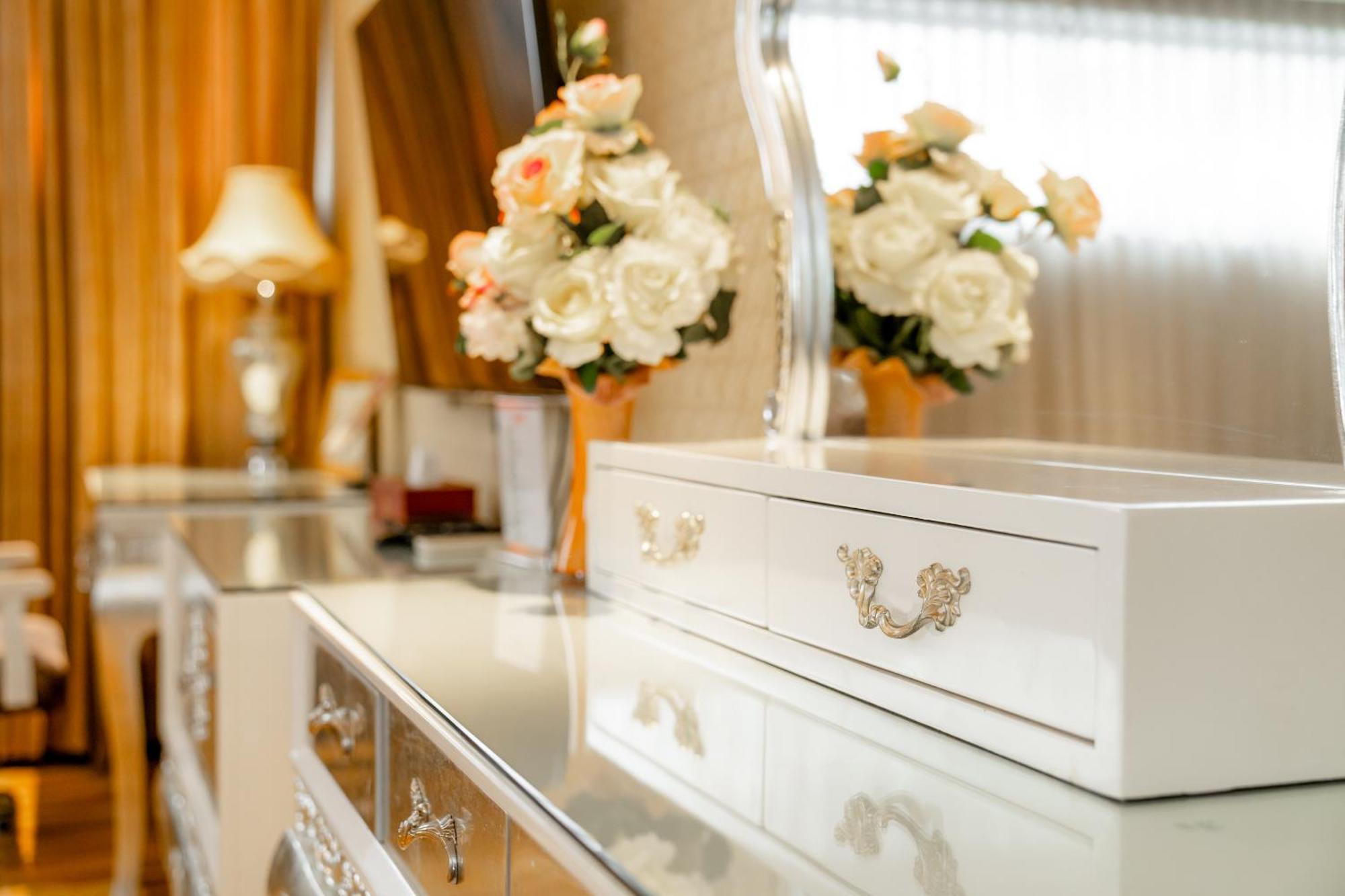Hoang Trieu Hotel Хошимин Екстериор снимка