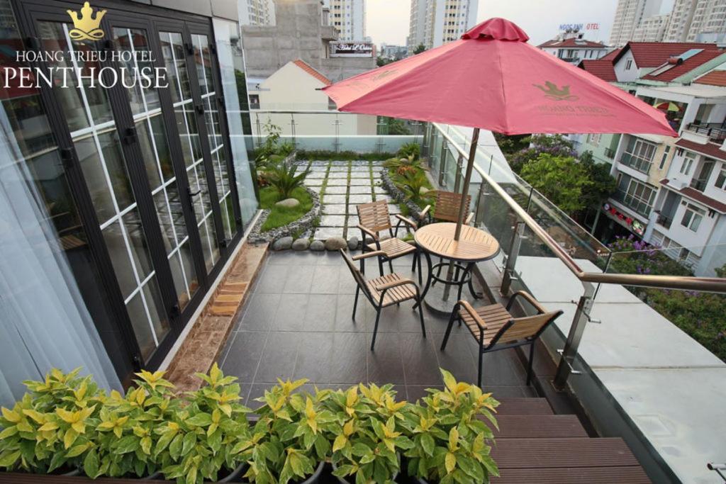 Hoang Trieu Hotel Хошимин Екстериор снимка