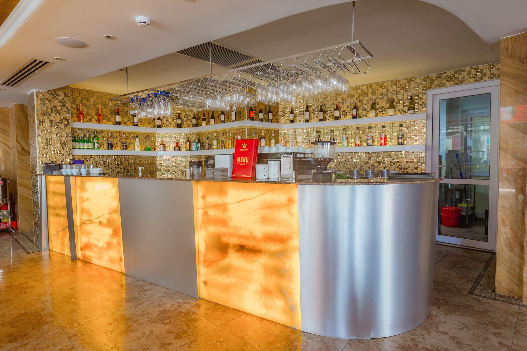 Hoang Trieu Hotel Хошимин Екстериор снимка