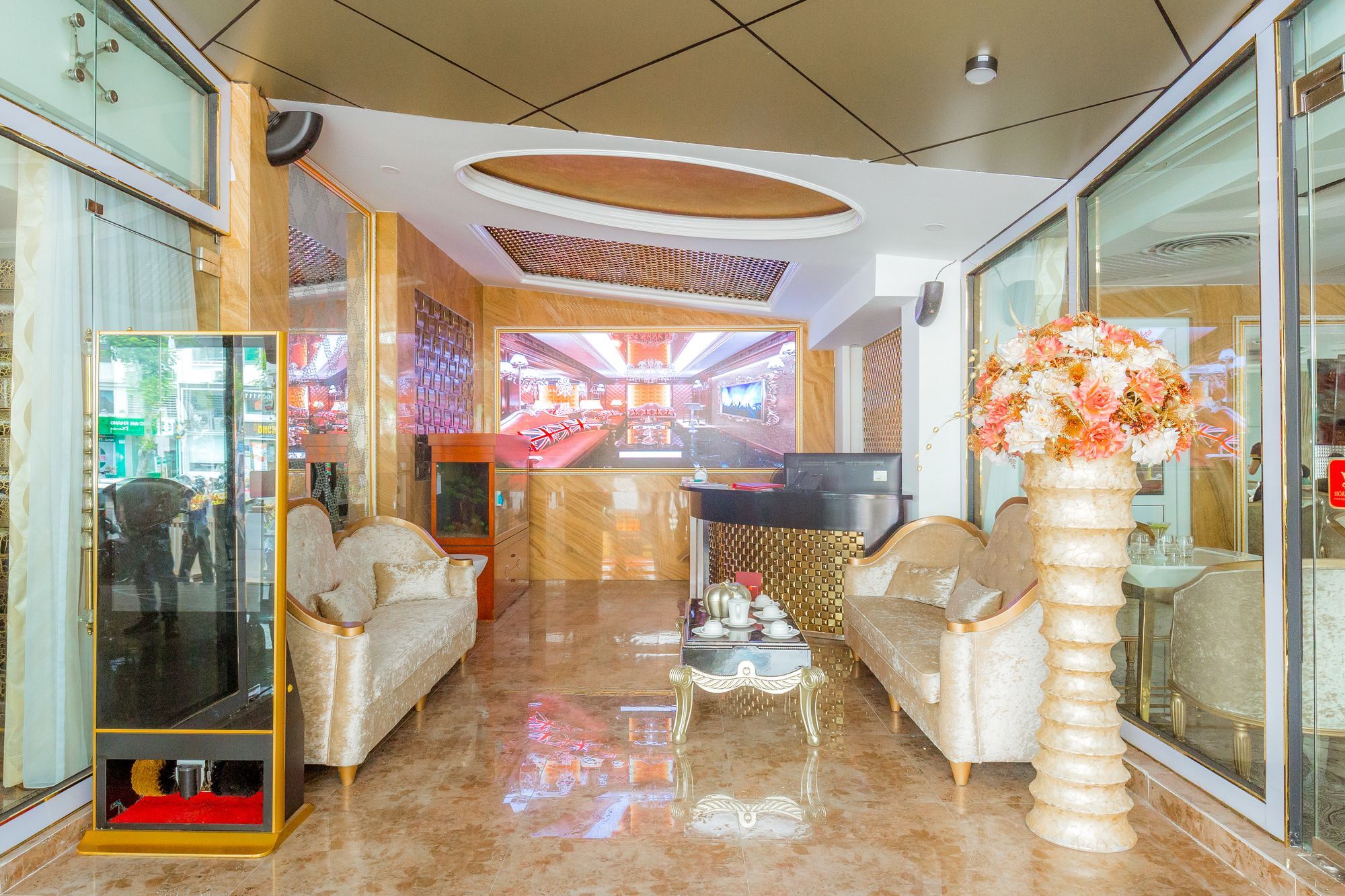 Hoang Trieu Hotel Хошимин Екстериор снимка